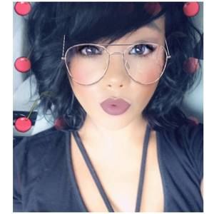 Meet your Posher, Raquel